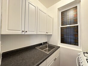 2405 W Wilson Ave in Chicago, IL - Building Photo - Building Photo