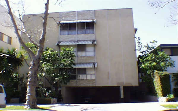 165 N Almont Dr in Beverly Hills, CA - Foto de edificio - Building Photo