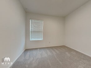 9002 Burnet Flds Dr in Baytown, TX - Building Photo - Building Photo