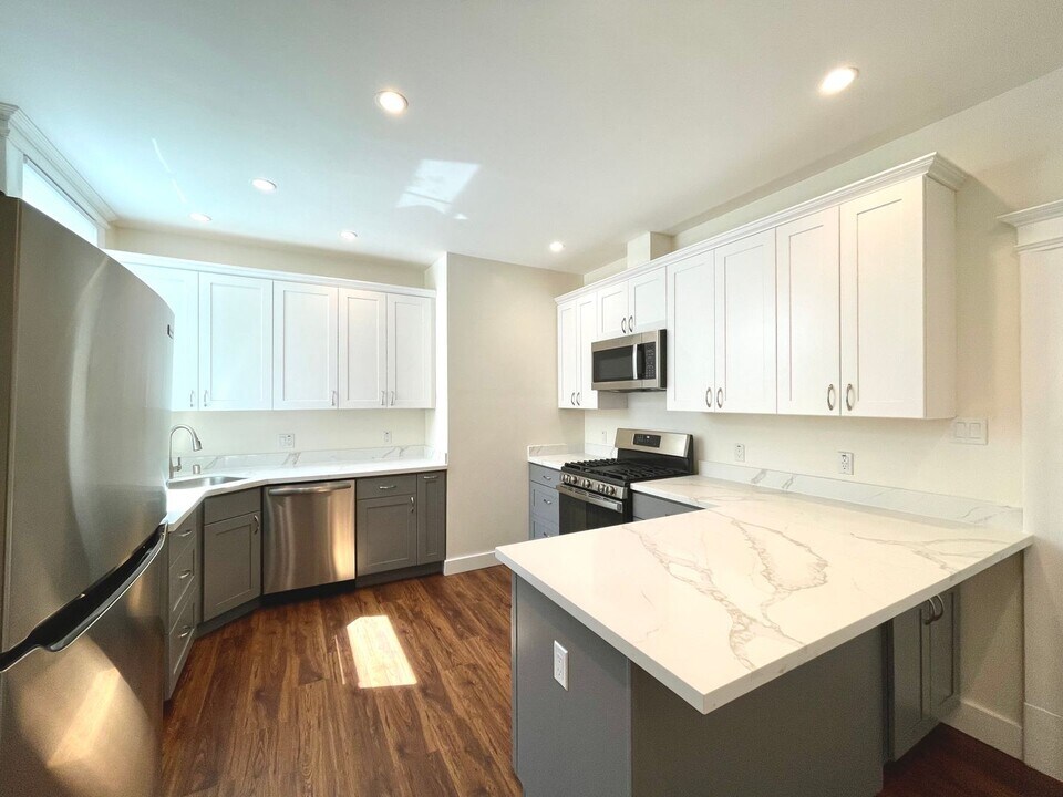 2448-2454-2454 15th St in San Francisco, CA - Building Photo