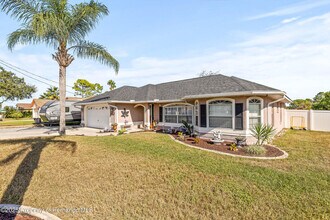 4052 Montano Ave in Spring Hill, FL - Building Photo - Building Photo