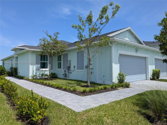 19697 Whispering Creek Rd in Loxahatchee, FL - Building Photo - Building Photo