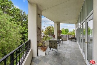 10351 Wilshire Blvd in Los Angeles, CA - Building Photo - Building Photo