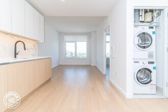 123 Linden Blvd, Unit 46 in Brooklyn, NY - Building Photo - Building Photo