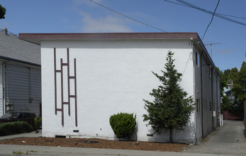 3701 Fruitvale Ave in Oakland, CA - Building Photo - Building Photo