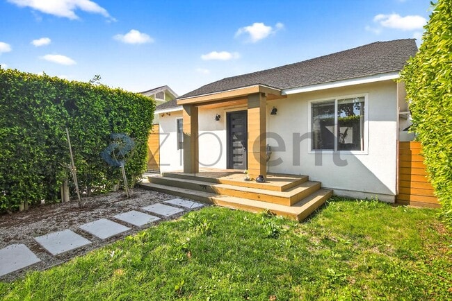 6415 Madden Ave in Los Angeles, CA - Foto de edificio - Building Photo