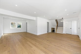 559 Linda Ln in Woodmere, NY - Building Photo - Building Photo