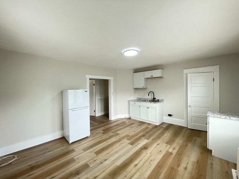 55 Henriette St in Manchester, NH - Building Photo