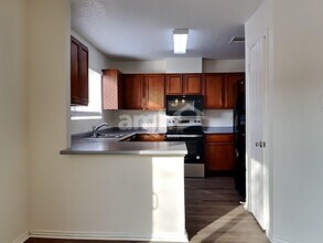 9966 Sungate Park in San Antonio, TX - Building Photo - Building Photo