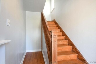 6812 W Park Ave in St. Louis, MO - Foto de edificio - Building Photo