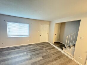 813 S Grosvenor Ct in Virginia Beach, VA - Building Photo - Building Photo