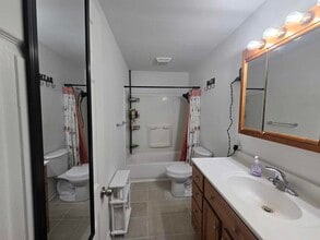 5109 McCullom Lake Rd in Mccullom Lake, IL - Building Photo - Building Photo
