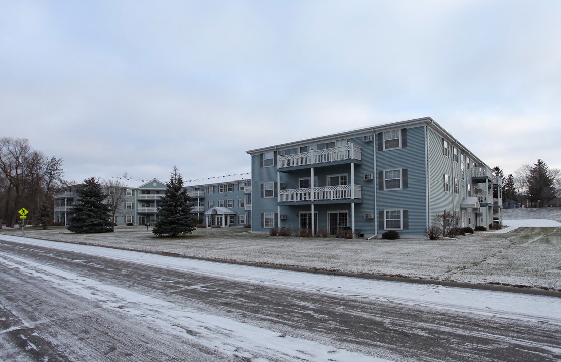 Waterfront Apartments in Sauk Rapids, MN - Building Photo