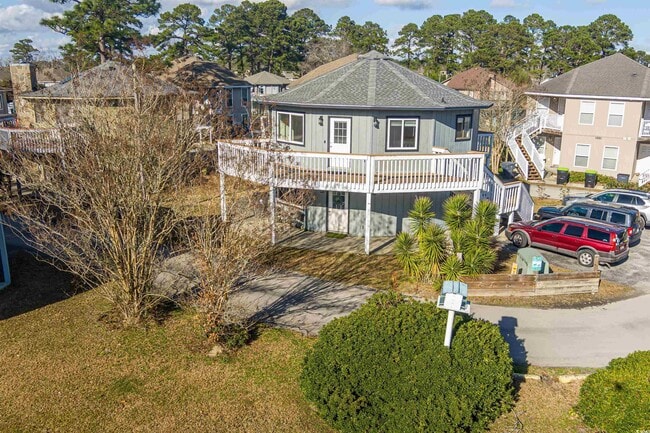 502 Tree Top Ln