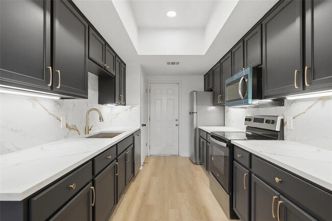 property at 2622 Gwendolyn Ln