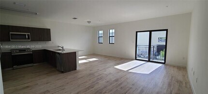 15540 SW 136th St in Miami, FL - Building Photo - Building Photo
