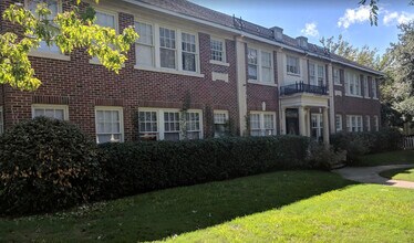 Spanish Steps in Dallas, TX - Building Photo - Building Photo