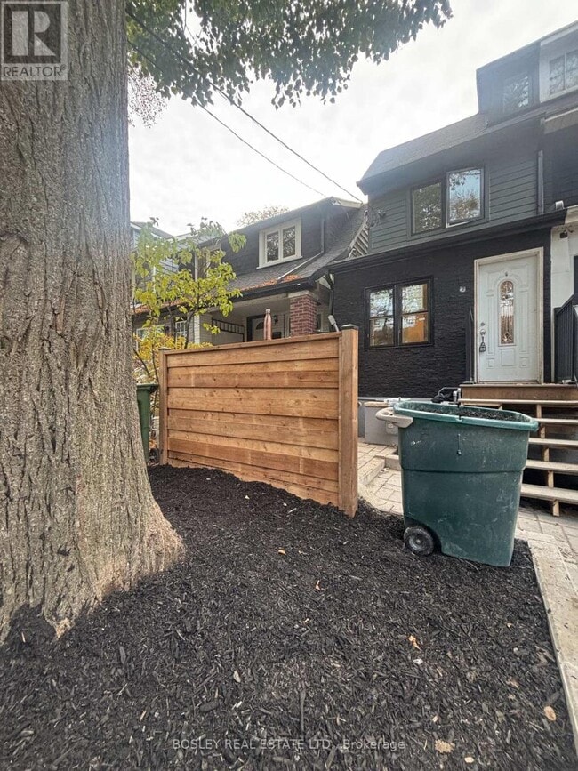 property at 686 Rhodes Ave