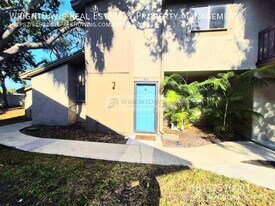 6345 Newtown Cir in Tampa, FL - Building Photo