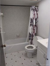 335 SW 20th St-Unit -7 in Fort Lauderdale, FL - Building Photo - Building Photo