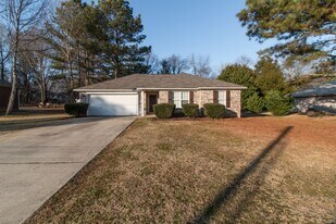 123 Ann Bradley Dr in Huntsville, AL - Building Photo