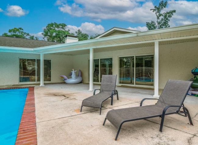 27 Hickory Ave in Crawfordville, FL - Building Photo - Building Photo
