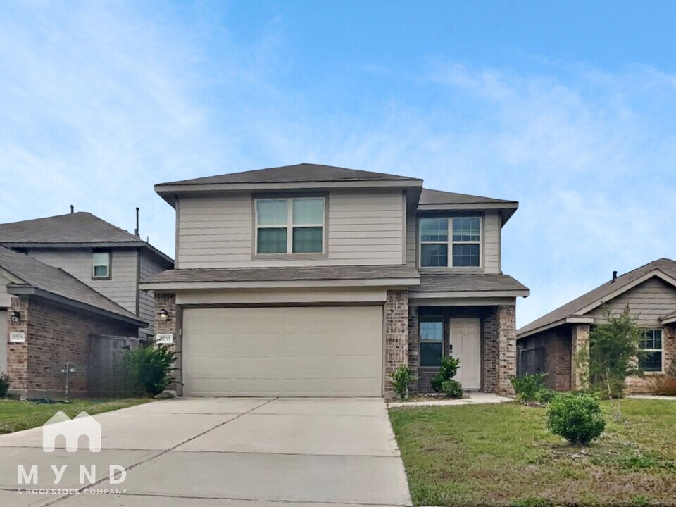 5233 Elrington Vly Ln in Porter, TX - Building Photo