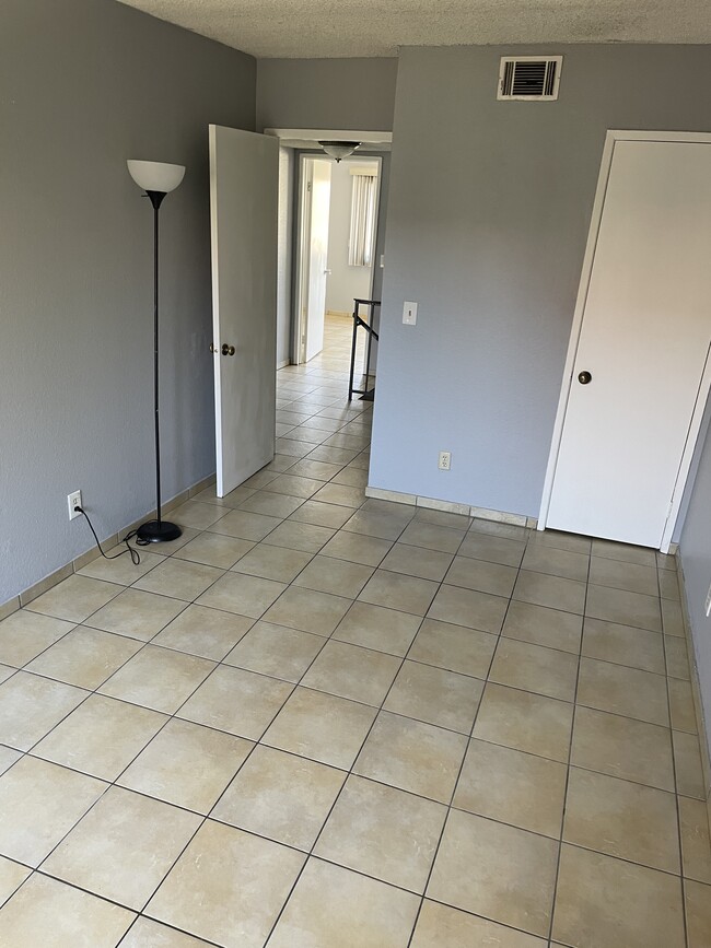 9238 Citrus Ave in Fontana, CA - Building Photo - Building Photo