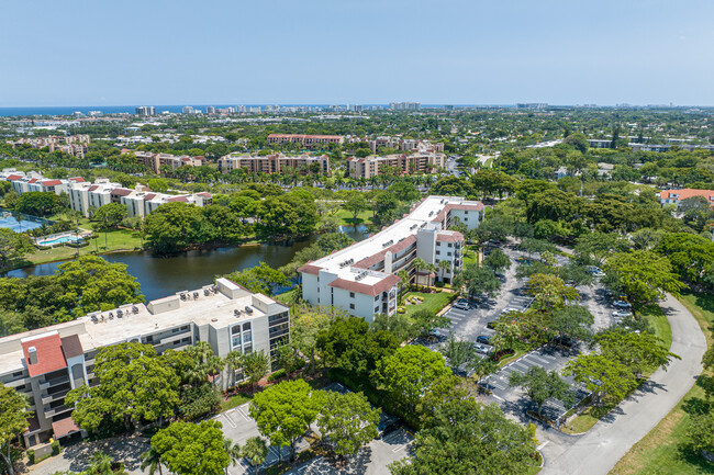 St. Tropez Condominiums in Delray Beach, FL - Foto de edificio - Building Photo