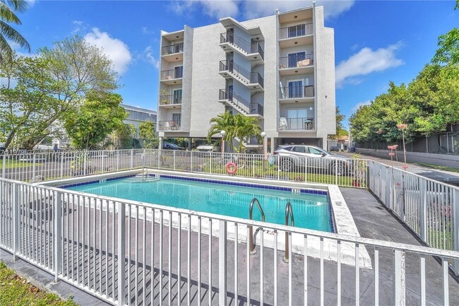 860 NE 78th St in Miami, FL - Building Photo - Building Photo