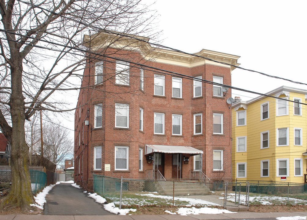 186-188 Benton St in Hartford, CT - Foto de edificio