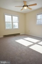 8218 Heron Ln in Lusby, MD - Foto de edificio - Building Photo