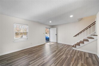 5739 Bramblegate Rd, Unit E in Greensboro, NC - Foto de edificio - Building Photo