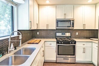 7006 Bill Hughes Rd in Austin, TX - Building Photo - Building Photo