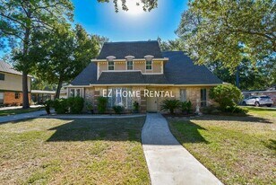 4811 Shatner Dr in Houston, TX - Building Photo