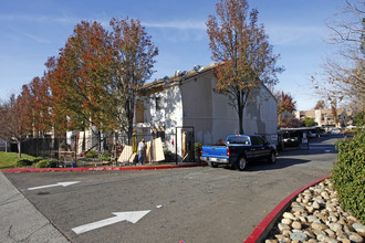 Alder Grove in North Highlands, CA - Building Photo - Building Photo