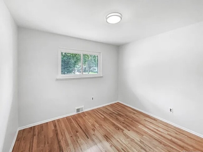 property at 29748 Chelmsford Rd