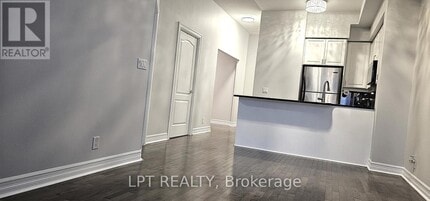 1 Elm Dr W in Mississauga, ON - Building Photo - Building Photo