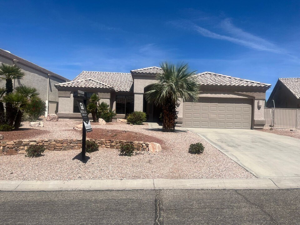 2423 E George Ln in Lake Havasu City, AZ - Building Photo
