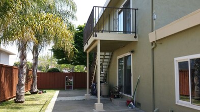 211-213 21 Rondale Ct in Hayward, CA - Foto de edificio - Building Photo