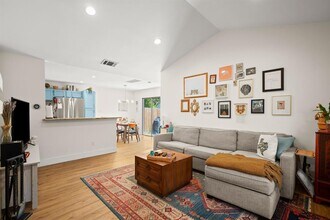 3010 Siskin Dr in Austin, TX - Building Photo - Building Photo