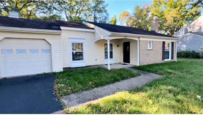 1724 Fantasia Cir in Herndon, VA - Building Photo - Building Photo