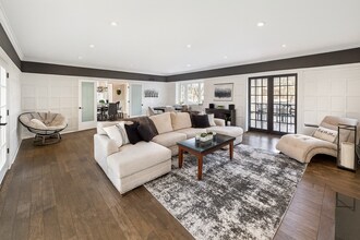 1820 Albany Ave in West Hartford, CT - Building Photo - Building Photo
