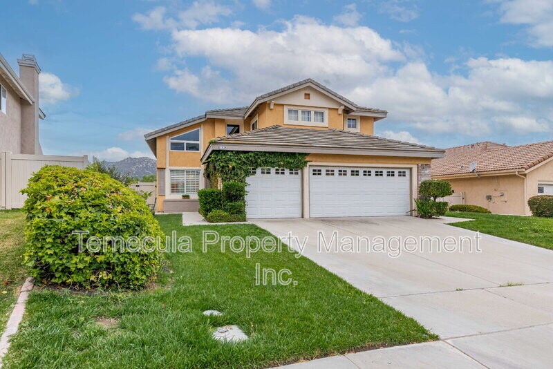 31639 Vía Saltio in Temecula, CA - Building Photo