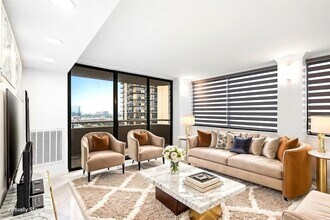 3525 Sage Rd, Unit 1709 in Houston, TX - Foto de edificio - Building Photo