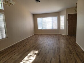 8362 W Paradise Dr in Peoria, AZ - Building Photo - Building Photo