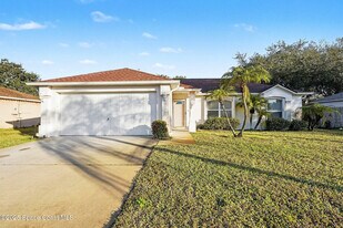 2441 Wolf Creek Dr in Melbourne, FL - Building Photo