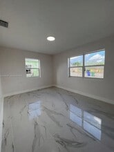 31 SW 67th Ct in Miami, FL - Building Photo - Building Photo