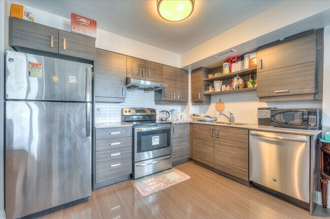 1 Uptown Dr in Markham, ON - Building Photo - Building Photo