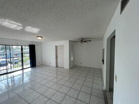 1001 Green Pine Blvd in West Palm Beach, FL - Building Photo